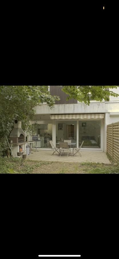 Se: 13A Rue Des Touleuses Pourpre Bed and Breakfast Cergy Buitenkant foto